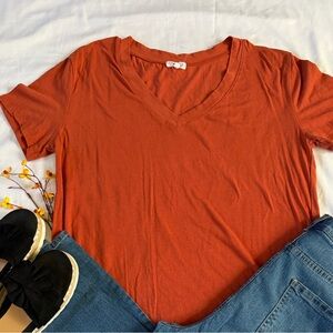 Loanna Terracotta V-Neck Short Sleeve Tee